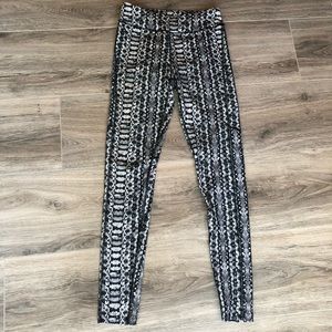 Under armour leggings snakeskin  high waisted